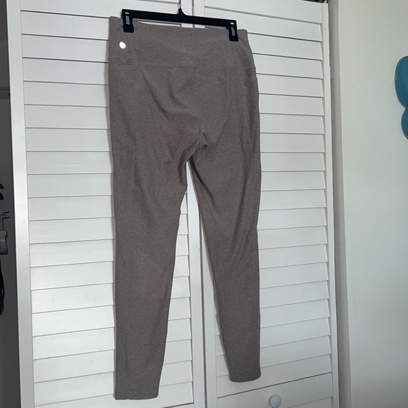 Zella - Picture 5 of 5